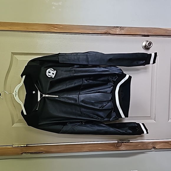 💰👇NWOT Official Thomas Rhett Hometeam Tour Bomber Jacket Pullover Black Size M - Picture 2 of 6